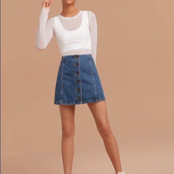 *SOLD* Aritzia Wilfred Denim Button Up Skirt - Picture 2 of 4